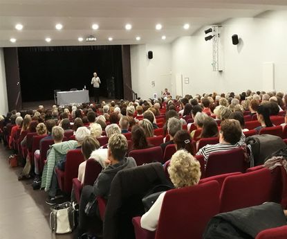 Salle Raugraff — autre vue de la configuration conférence